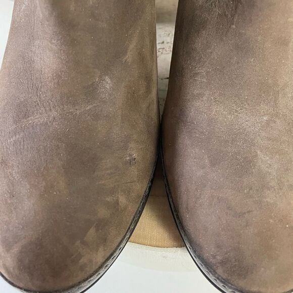 EUC Pre-Loved Clarks Womens Leather Heeled Booties Size 7 - Picture 5 of 7